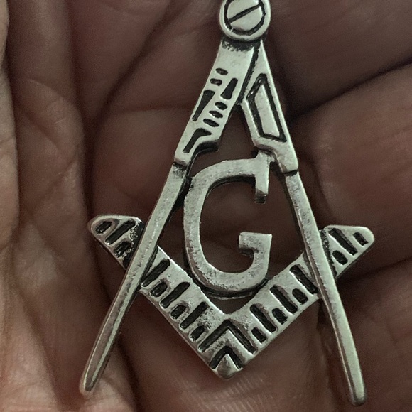 Pendant Necklace - Picture 2 of 5